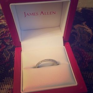 Diamond wedding band